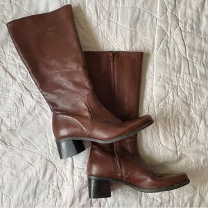 Elegant Brown Leather Heeled Boots
